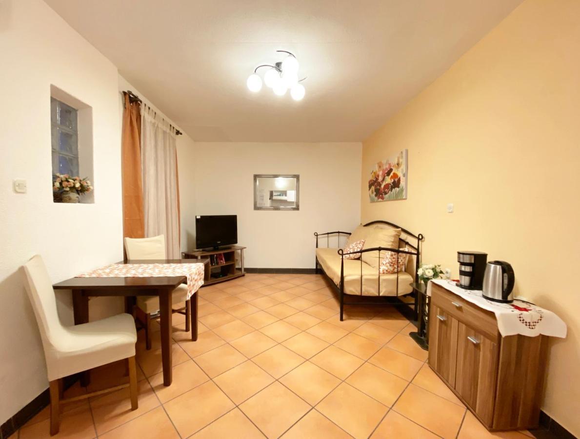 Apt Lavender On Nincevica St- 1 Bedroom Apt 5 Min To The Old Town Of สปลิท ภายนอก รูปภาพ