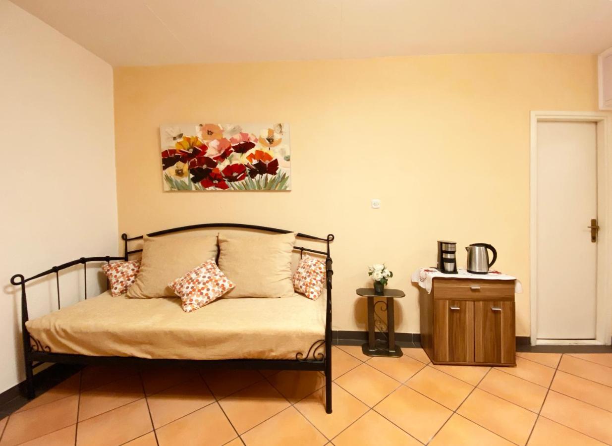 Apt Lavender On Nincevica St- 1 Bedroom Apt 5 Min To The Old Town Of สปลิท ภายนอก รูปภาพ